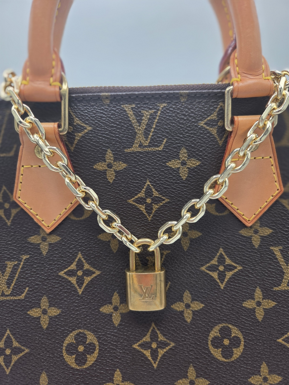 Authentic Louis Vuitton Lock Chunky Chain Statement Necklace 311 Series